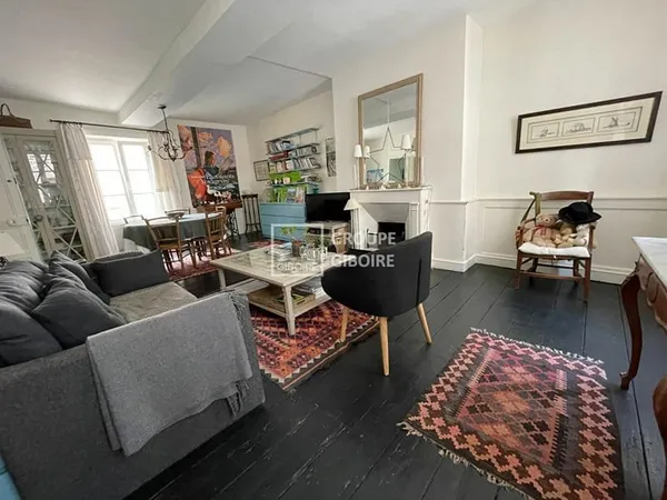 A VENDRE AGENCE GIBOIRE APPARTEMENT TYPE 2 SAINT MALO INTRA MUROS CAVE