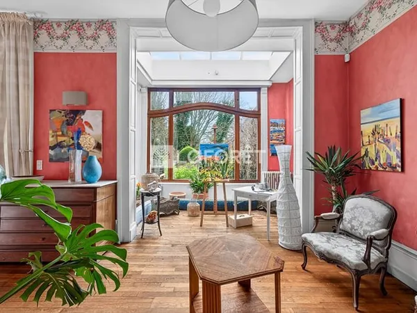 Demeure bourgeoise de caractère avec jardin exceptionnel