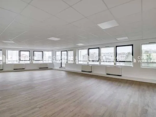 Bureaux 143 m²