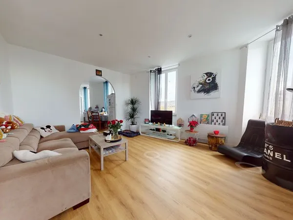 Appartement meublé 7 pièces 80m² - Corme-Royal - Rénové - DPE C - Bail notarié - 800 HC