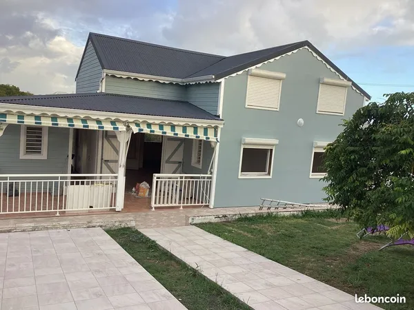 Maison Vente Le Gosier 5p 130m² 1638€