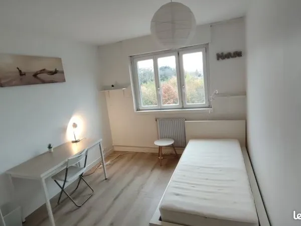 Chambre disponible le 30/04 dans colocation meublée