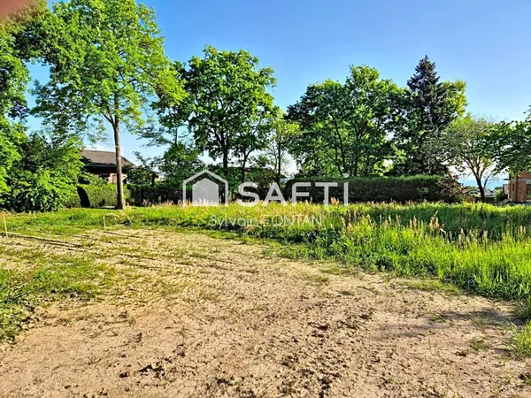 Libre de constructeur, 1035 m², emprise au sol 148 m²