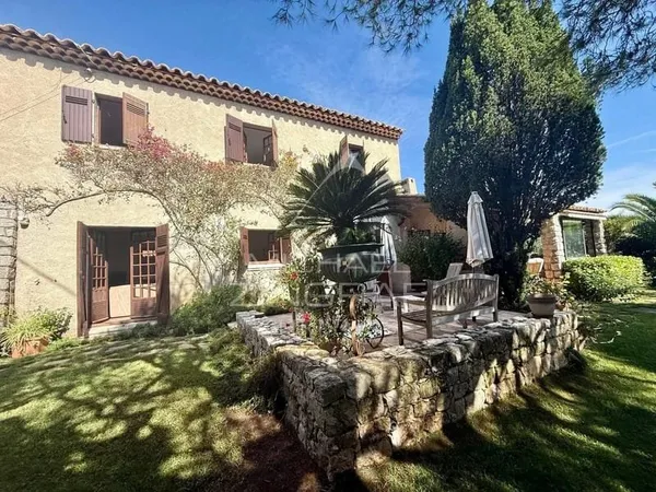 Cap d'Antibes - Maison de caractère proche des plages
