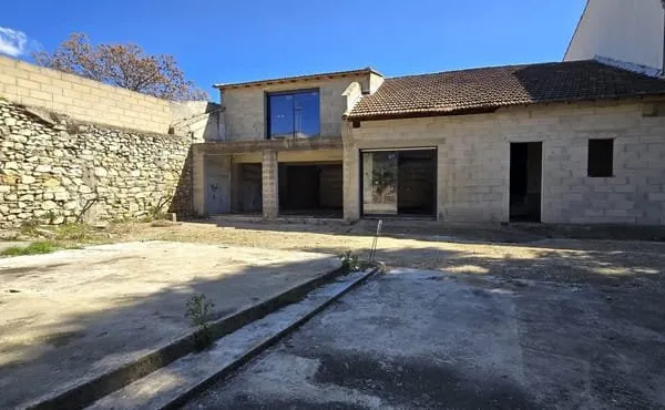 Villa a Rénover en R+1