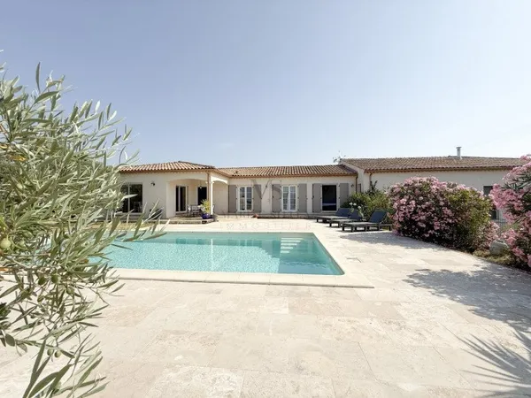 Propriété 12 pièces 342 m²