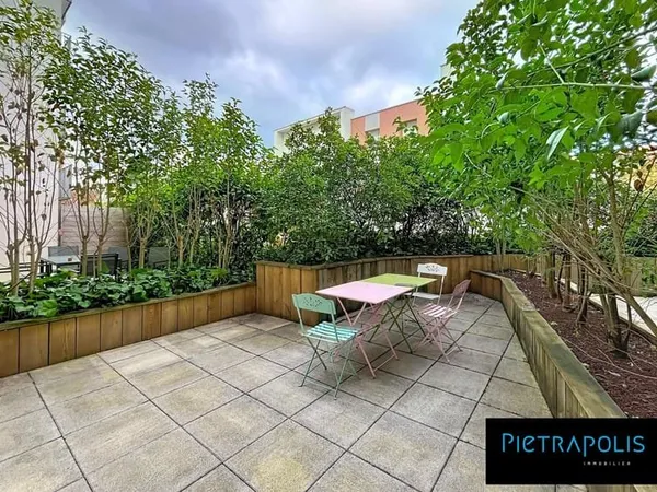 T3 de 60m² + Terrasse de 16m² Situé Rue Blanche et Georges Ca