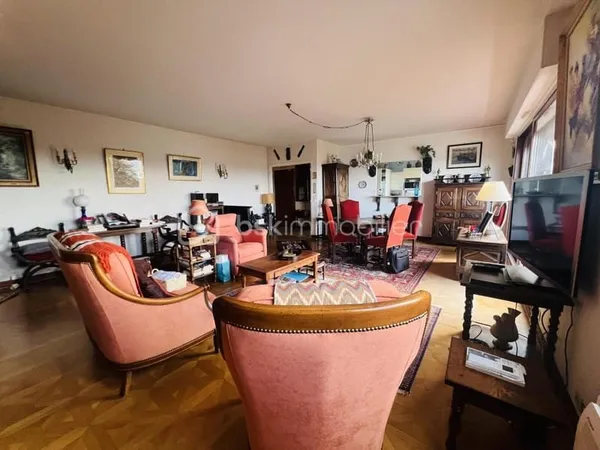 Appartement 114 m² - 3 Chambres dont Suite Parentale - Balcon - Garage - Centre-Ville Châteauroux