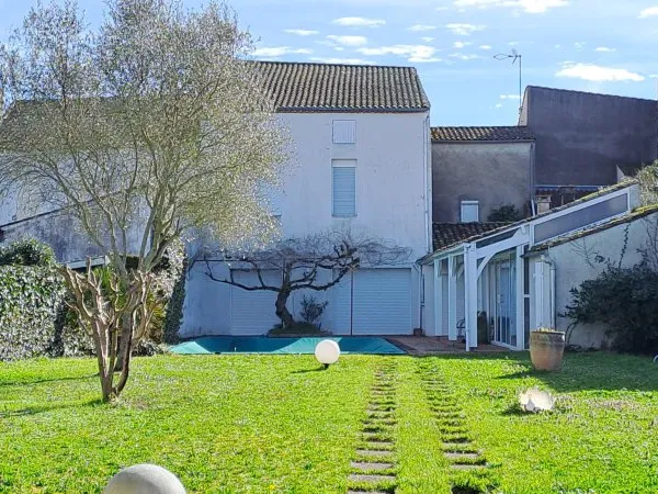 VILLA FAMILIALE D'EXCEPTION Piscine 10×5, suite parentale