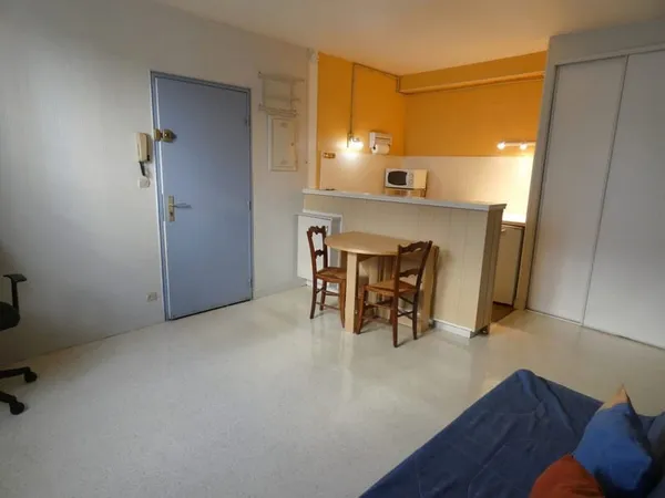 Appartement deux pièces meublé