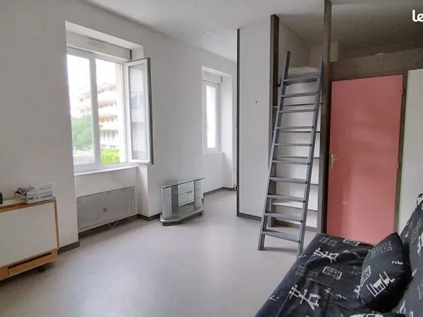 Studio 1 pièce 25 m²