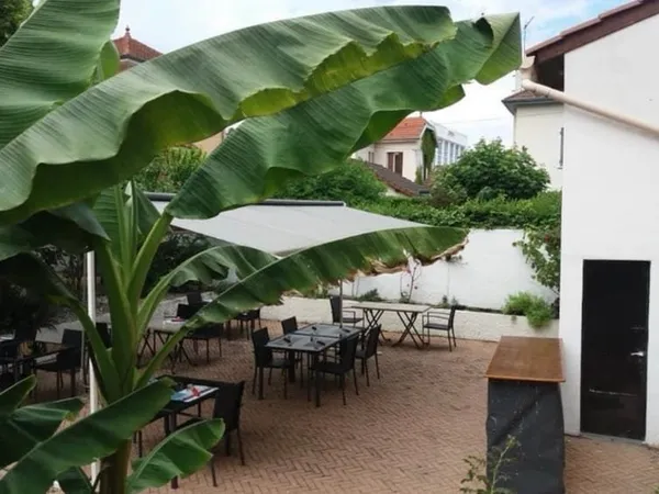 Fonds de commerce restaurant 80 m2 Licence 4 appartement 80m2 et cave
