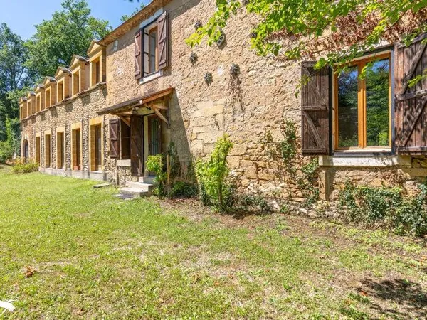 Maison en pierre de 8 pièces principales