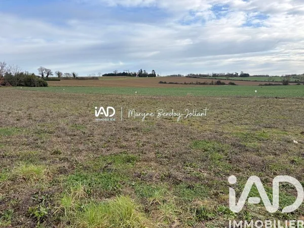 Terrain 1076 m²