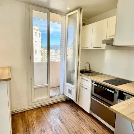 T3 Marseille 5eme Bd Chave 50 m2 rénové