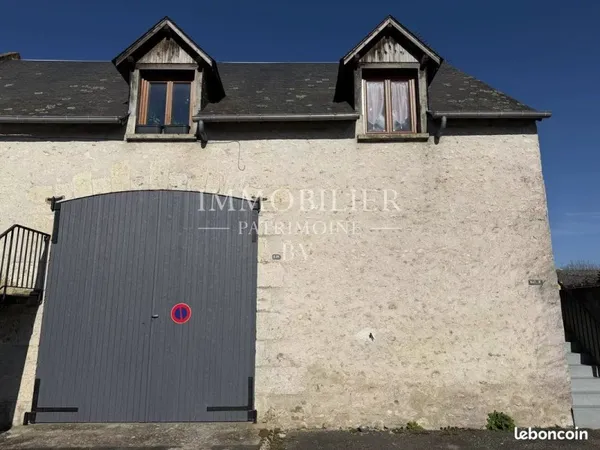 Local 170 m² Villebarou