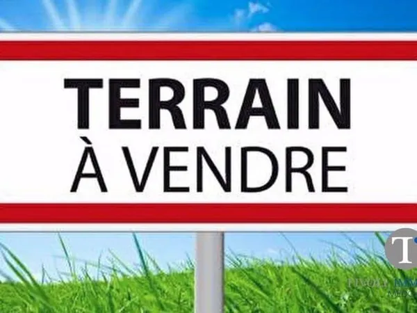 Terrain 600 m²