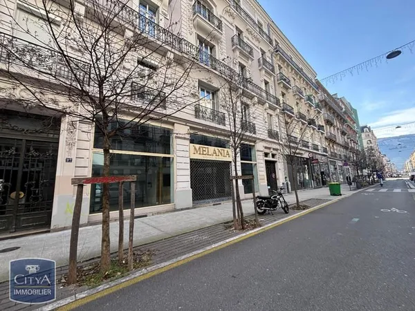 Local commercial 291 m²
