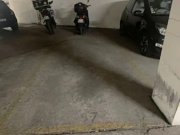 Parking/Garage/Box 905 m²