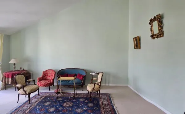 Grand appartement de 86 m² situé dans le quartier La Fayette, à proximité de la gare d'Angers et à s