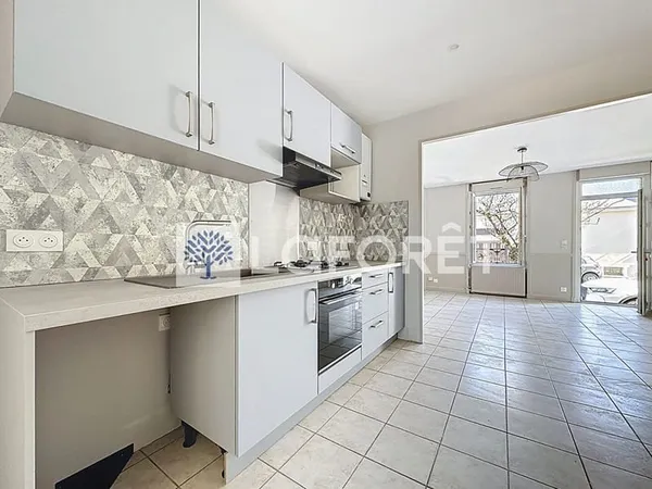 Thouars - location maison de ville avec extérieur