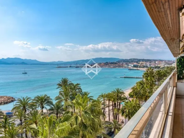 Appartement de luxe - Vue mer panoramique sur la Croisette à Can