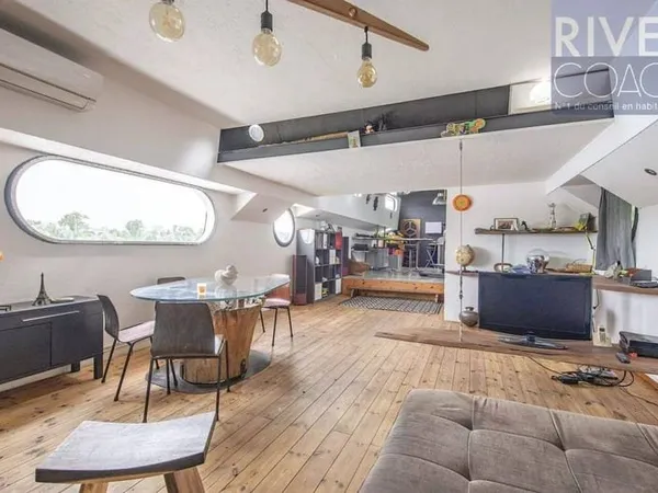 Péniche 5 pièces 190 m²