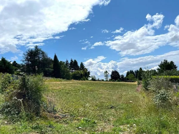 Terrain viabilisé avec belle vue dégagée