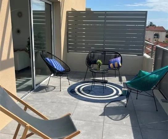 Nîmes - Appartement récent type 4 et parking sous sol