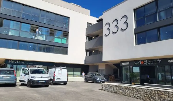 Local commercial 120 m²