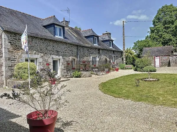 Maison 18 pièces 300 m²