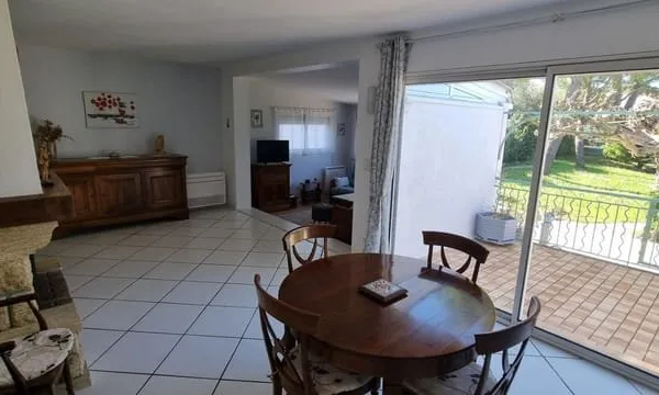 Maison Alignan Du Vent plain-pied 6 pièce(s) 121 m2 sur 1000 m²