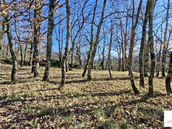 Superbe terrain constructible d'environ 587 m²
