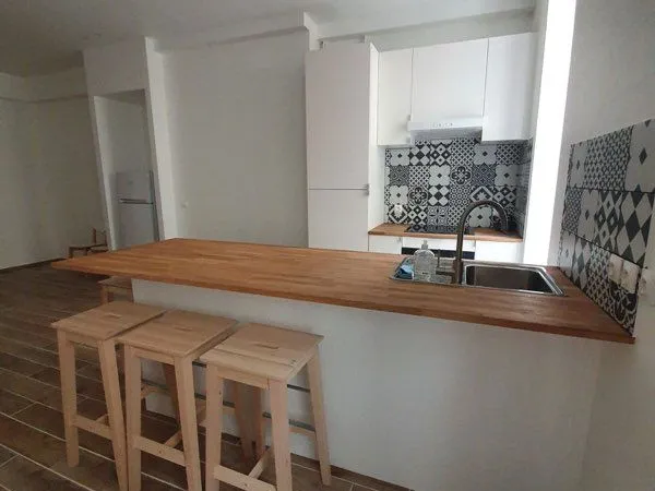 Appartement t4, 3 grandes chambres hyper centre secteur place Grenette