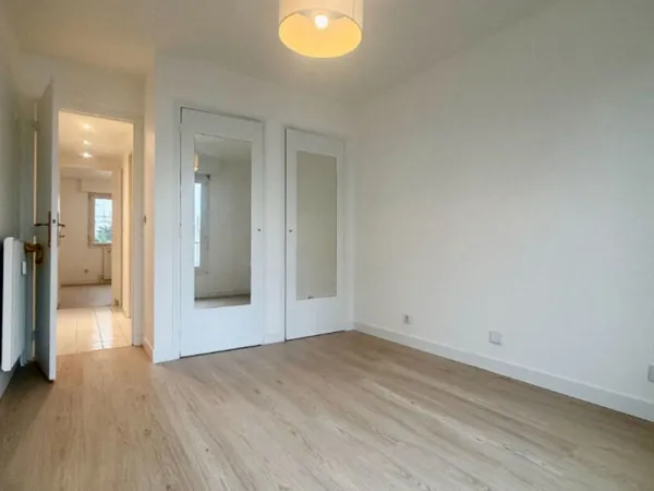 À VENDRE - APPARTEMENT - 65 m2 - PARKING ET CHAUFFAGE COMPRIS