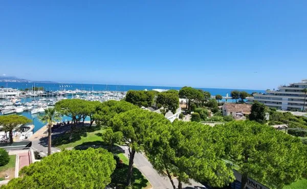 Appartement avec terrasse panoramique en vente à Marina Baie