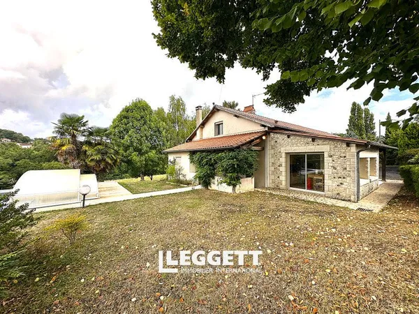 Maison 8 pièce(s), TRÉLISSAC