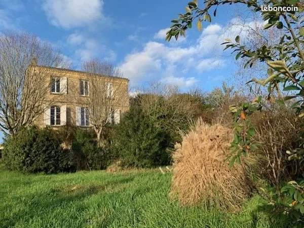 Maison 5 pièces 230 m²