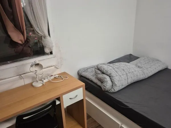 à louer chambre dans appartement propre ee lumineux