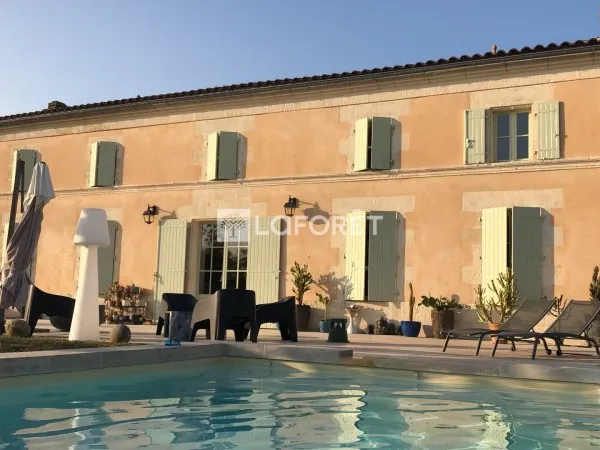 Maison 5 pièces 198 m²