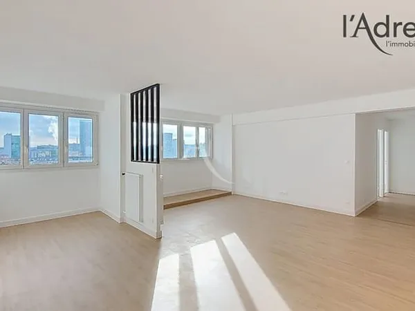 PUTEAUX/ Boieldieu - Appartement 4 pièces 101m² avec cave et parking