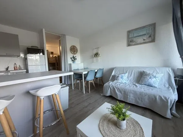 SUFFREN - APPARTEMENT + CELLIER + PARKING+ LOGGIA EST