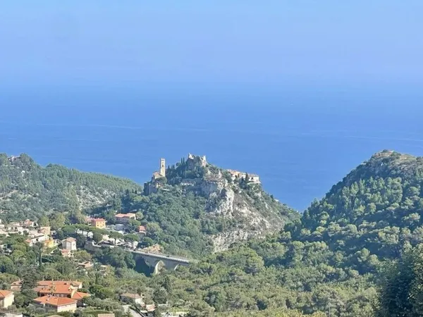 Villa 5 pièces 210 m²