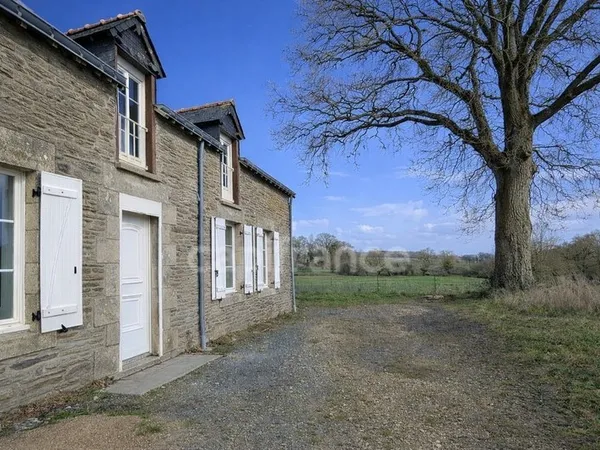 Maison en pierre rénovée - Vue campagne - Ruffiac (56)