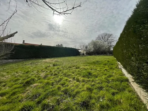 Terrain à bâtir à proximité de la gare sncf