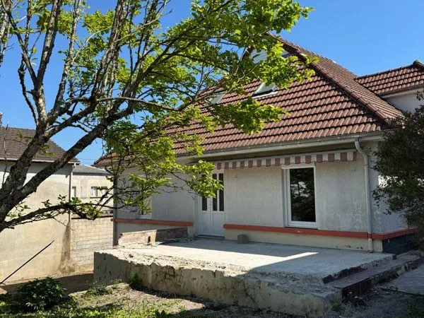 Maison intégralement rénové ( disponible sous 3 mois environ)