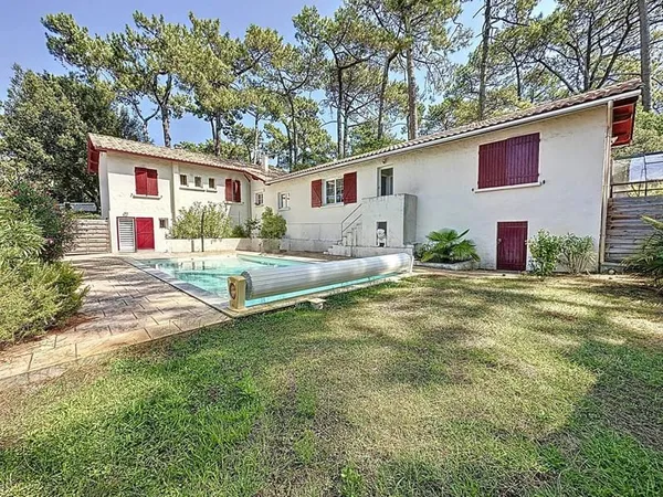 ARCACHON ABATILLES ! Maison 7 pièces de 156 m2 + T2, piscine