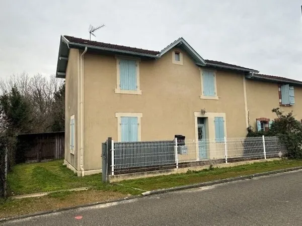 A louer Maison mitoyenne Pouydesseaux 2 chambres jardin dépendance terrasse