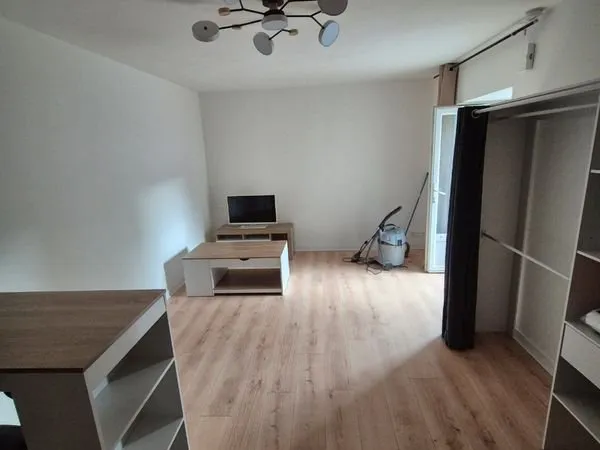 Studio meublé rénové centre ville