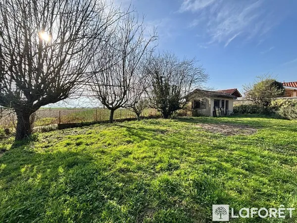 Terrain 915 m²